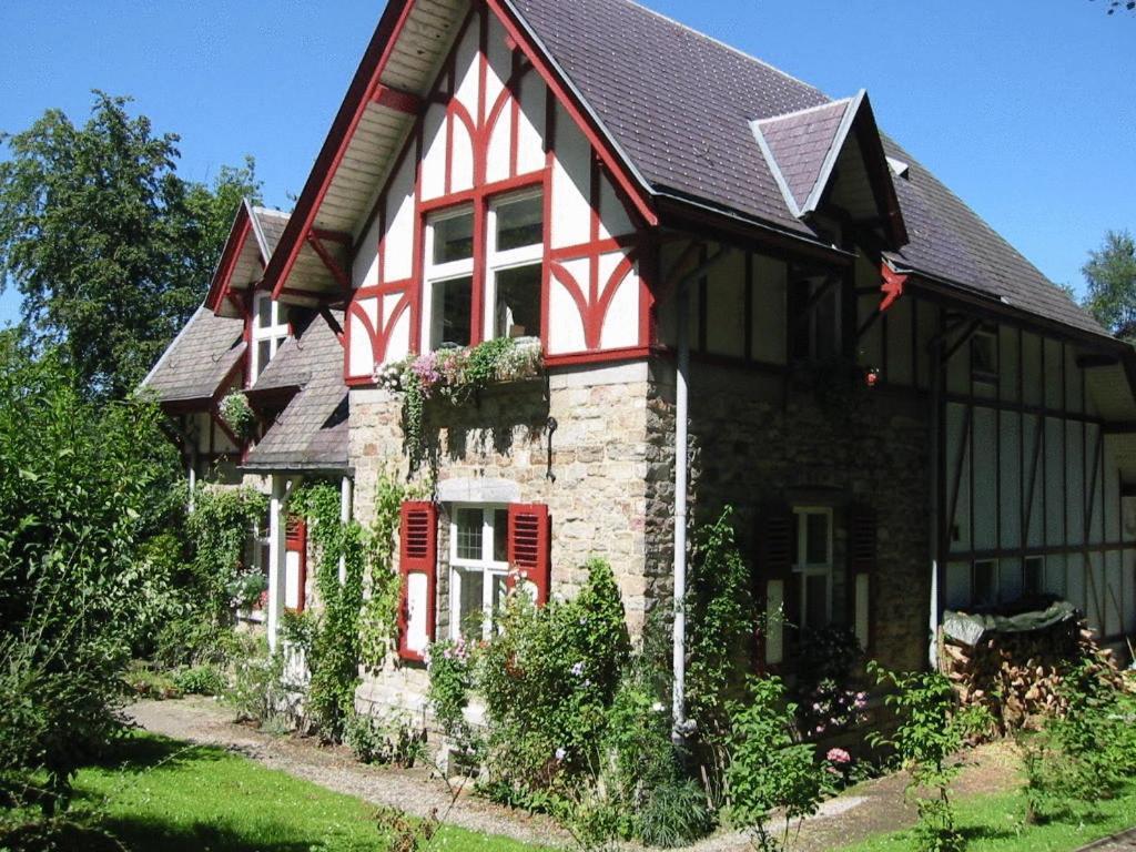 B&B La Cabane Du Bois Dormant Спа Екстериор снимка